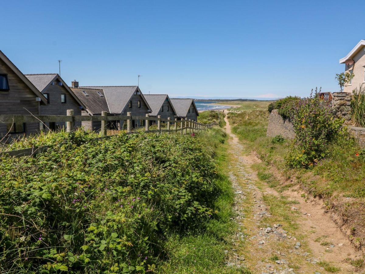Fabulous Ground Floor Apt Adjacent To Beach Rhosneigr Exterior photo